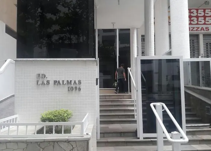 Apartamento Las Palmas - 100m da Praia Pitangueiras, Estacionamento, Café da Manhã Guarujá